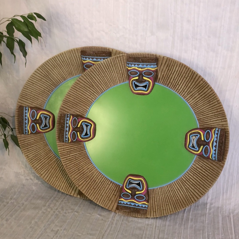 Hawaiian themed 2 large tiki design plastic resin serving trays parties picnics